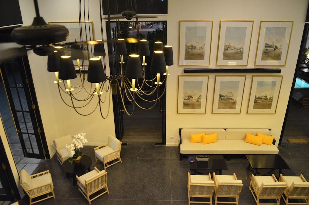 Отель Buri Siri Boutique Hotel