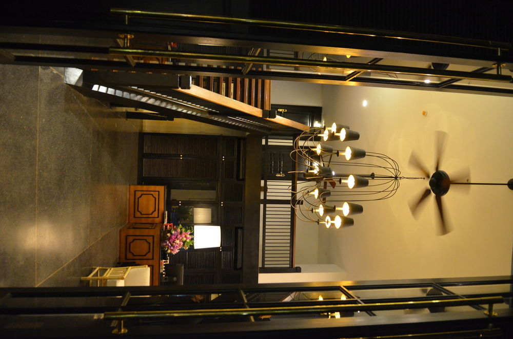 Отель Buri Siri Boutique Hotel Чиангмай