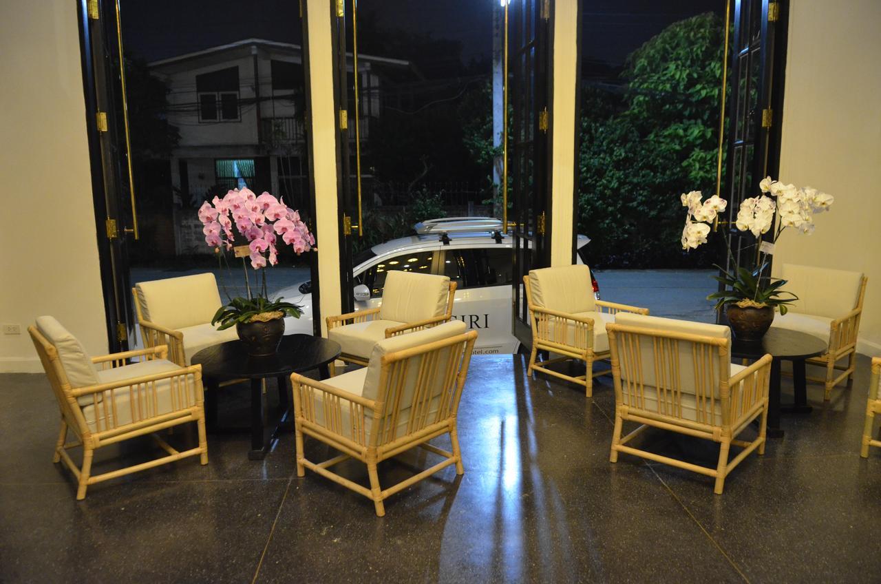 Отель Buri Siri Boutique Hotel Чиангмай