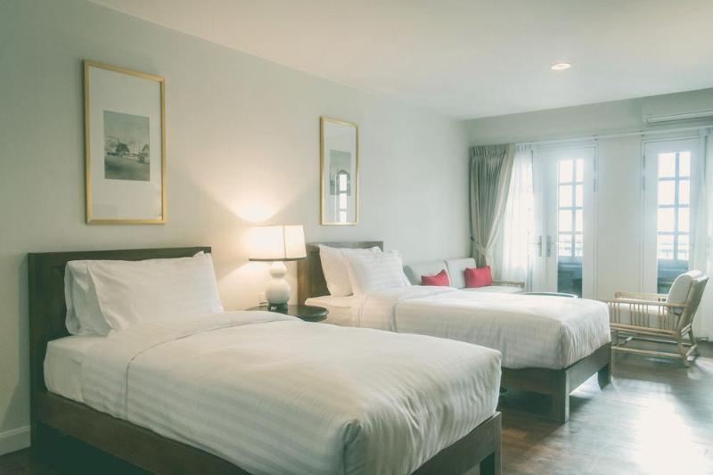 Buri Siri Boutique Hotel Отель 4*